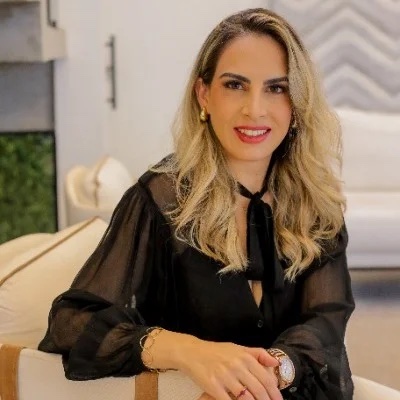 Foto da Dra. Lijianne Gramuglia, advogada de família